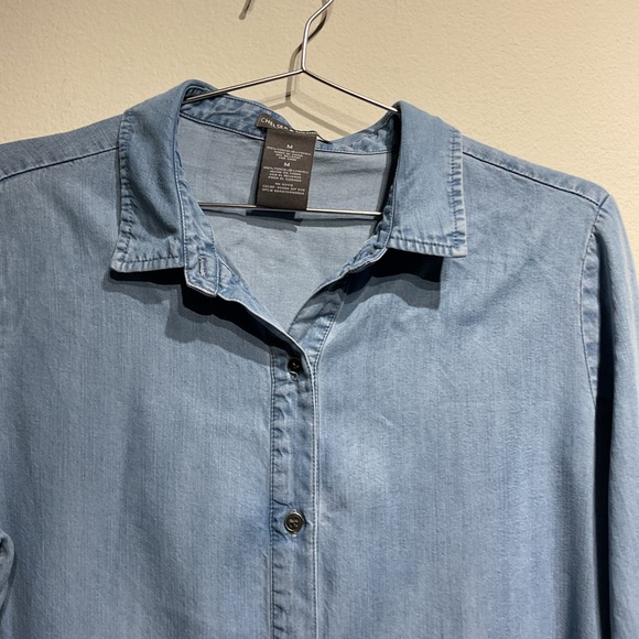 Chelsea & Theodore Size M. Long Sleeve Shirt Blue Two Toned Boyfriend Shirt - Picture 6 of 9